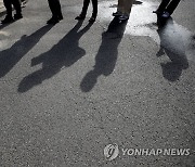 신규확진자 2700명, 역대 두번째 최다 기록하며 누적 확진자 수 30만명 넘어