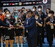 한국 여자핸드볼, 일본에 9골 차 대승..아시아선수권 5연패 달성