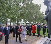 '임진강전투 70주년', 영국 한국전 참전비 참배