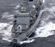 美 이어 英 군함도 대만해협 통과, 中 "사악한 의도"