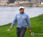 최경주, 한국인 최초로 PGA 챔피언스 투어 우승..상금 33만달러
