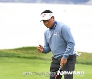 최경주, 한국인 최초 PGA 챔피언스 투어 우승..9년 만에 프로 대회 우승