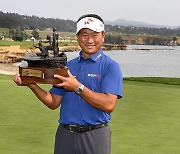 '탱크' 최경주, 한국인 최초 PGA 투어 시니어 대회 제패