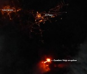 [지구를 보다] 오렌지빛 폭발..우주정거장서 포착한 라팔마섬 화산