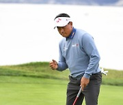 최경주, 새 역사 썼다..한국인 최초 PGA 챔피언스 우승