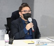 발언하는 김기홍 전국자영업자비대위 공동위원장