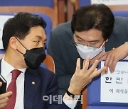 [포토]'논의하는 김기현-강민국'