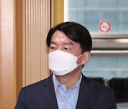 [뉴스1 PICK] 안철수 "대장동 특혜 의혹 몸통은 누구입니까?"..최초 보도자 만남