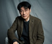 [인터뷰③] '오징어게임' 황동혁 감독 "전화번호 논란 죄송, 바디페인팅은 女아닌 인간 도구화"