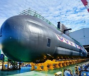 3000톤급 잠수함 3번함 '신채호함' 진수..SLBM 탑재