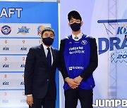 [JB포토] 2021 KBL 신인선수 드래프트, 1라운드 1순위 이원석