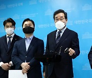 [헤럴드pic] 답변하는 이낙연 더불어민주당 대선 경선 후보
