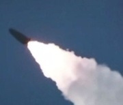 북한, '탄도+순항' 미사일 발사..극초음속 개발 가능성