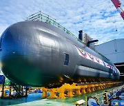SLBM 탑재로 '도발 억제..'3000t급 잠수함 '신채호함' 진수