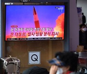 [뉴스분석]'이중잣대 철회' 주장한 뒤 미사일 발사..남측 시험하는 北