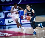 한국 여자농구 한 수 아래 인도 대파..내일 일본과 조 1위 놓고 한판 승부