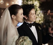 지성, ♥이보영과 결혼 8주년 자축..불변의 사랑꾼