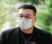 '대마초 흡연' 킬라그램, 징역 1년·집행유예 2년 확정