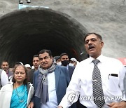 INDIA KASHMIR ZOJILA TUNNEL INDIAN MINISTER VISIT