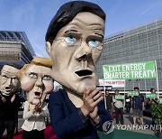 epaselect BELGIUM EU PROTEST ENERGY CHARTER TREATY