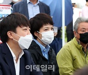 [포토]판교대장동 원주민들과 간담회 갖는 이준석 대표-김은혜 의원