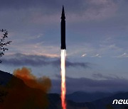 북한 '극초음속미사일' 개발 주장.."시험발사 진행, 만족"(종합2보)