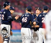 8-3으로 승리한 두산 [포토]