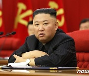 북한 "새로 개발한 극초음속미사일 '화성-8'형 시험발사"