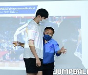 [JB포토] 2021 KBL 신인선수 오리엔테이션, 경기 규칙 교육 진행하는 KBL 박웅렬 심판부장