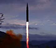 조선중앙TV, 신형 극초음속 미사일 '화성-8형' 발사시험 보도