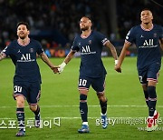 '메시 데뷔골' PSG, 맨시티와 UCL 조별리그 2-0 완승..레알은 충격패