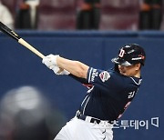김재환, 데스파이네 상대 쐐기 1점홈런 '쾅'..시즌 23호
