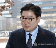 '아내 폭행' 이정훈 강동구청장, 민주당 탈당계 제출