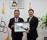 이상현 하키협회장, 이기흥 체육회장에 '클린 하키' 캠페인 소개