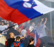 물대포 맞는 슬로베니아 시위대