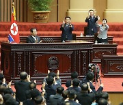 [포토] 기립박수 속 김정은 북 국무위원장