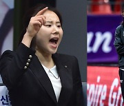 [女아시아컵] '발차기의 추억' 최윤아-첸 웨이지안, 17년 만에 지도자로 재회