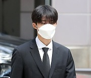 '마약 투약 유죄' 비아이, 집유 확정 2주 만에 신곡 발표