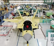 한국항공우주산업, '4.5세대급' KF-21 시제기 내년부터 비행시험 돌입
