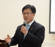 "전북 외국인 코로나19 집단감염 대응전략 수립해야"