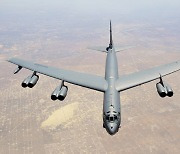 [김대영의 무기 인사이드] 미 전략폭격기 B-52, 새 심장 달고 2040년 이후까지 비행