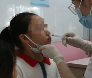 "양쪽 콧구멍에 칙칙"..중국, 분사형 백신 미성년자 대상 첫 상용화