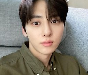 황민현, 잘생김엔 끝이 없다..물오른 청초함 [리포트:컷]