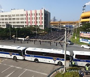 정규직 고용 촉구하는 현대제철 비정규직 노조