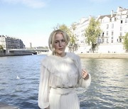 Paris Fashion S/S 2022 Chloe Arrival