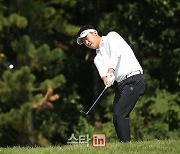 [포토] 박일환 '날카로운 칩샷'