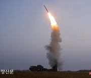 북한, 지대공미사일 추정 '반항공미사일' 시험발사