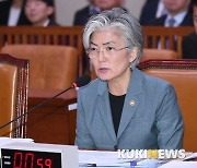 강경화 전 장관, 한국인 최초 ILO 사무총장 도전