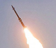 북한, 신형 지대공미사일 발사..7번째 무력도발