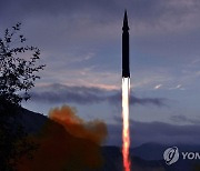 북한 "어제 신형 반항공미사일 시험 발사"